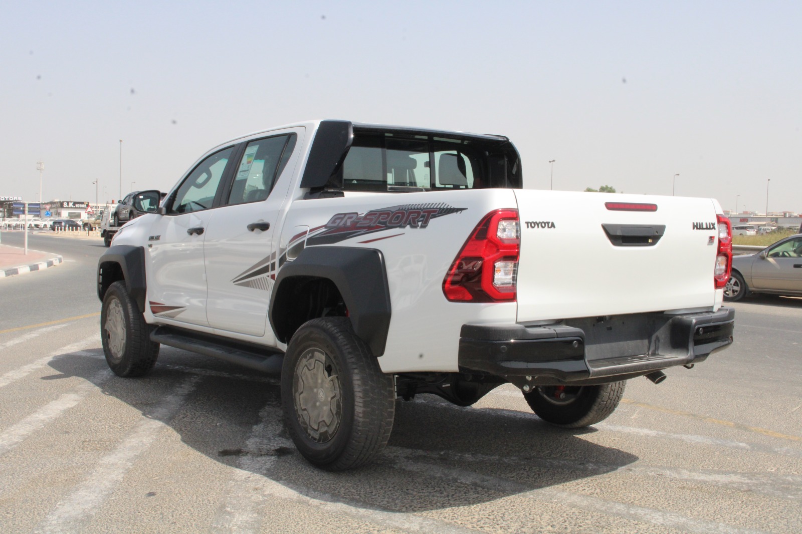 2026 Toyota Hilux photo 3