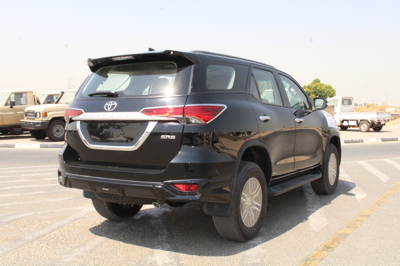 2026 Toyota Fortuner photo 2