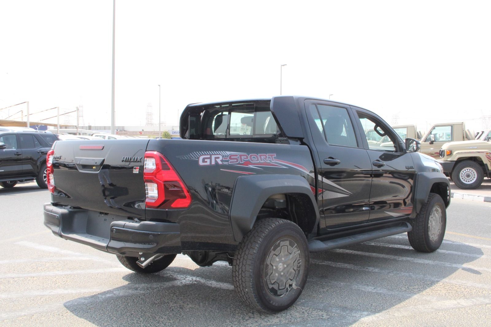 2026 Toyota Hilux photo 3