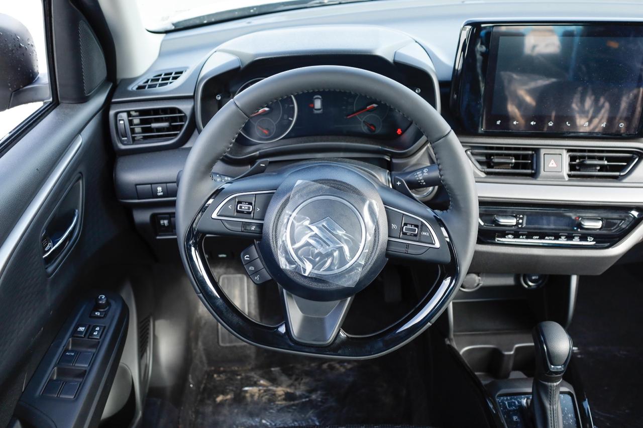 2026 Suzuki Swift photo 3