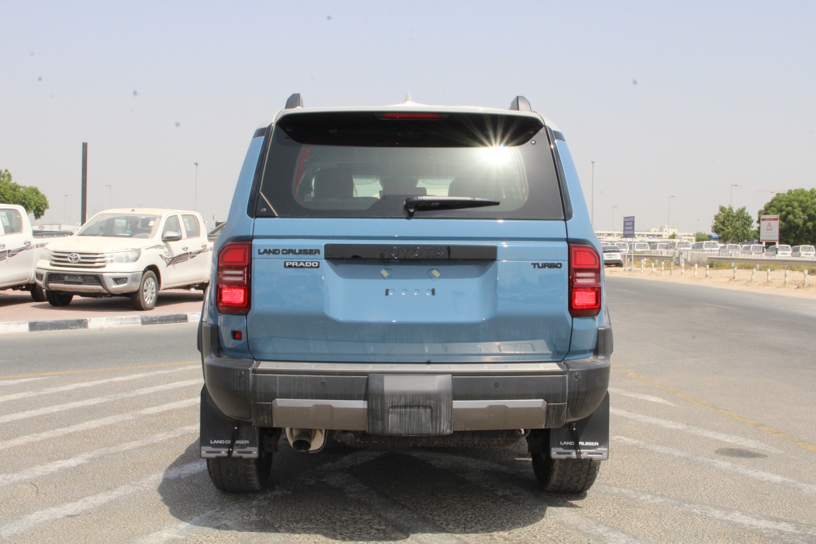 2025 Toyota Land Cruiser Prado photo 4