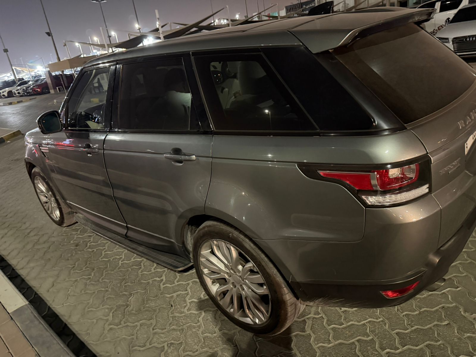 2017 Land Rover Range Rover Sport photo 4