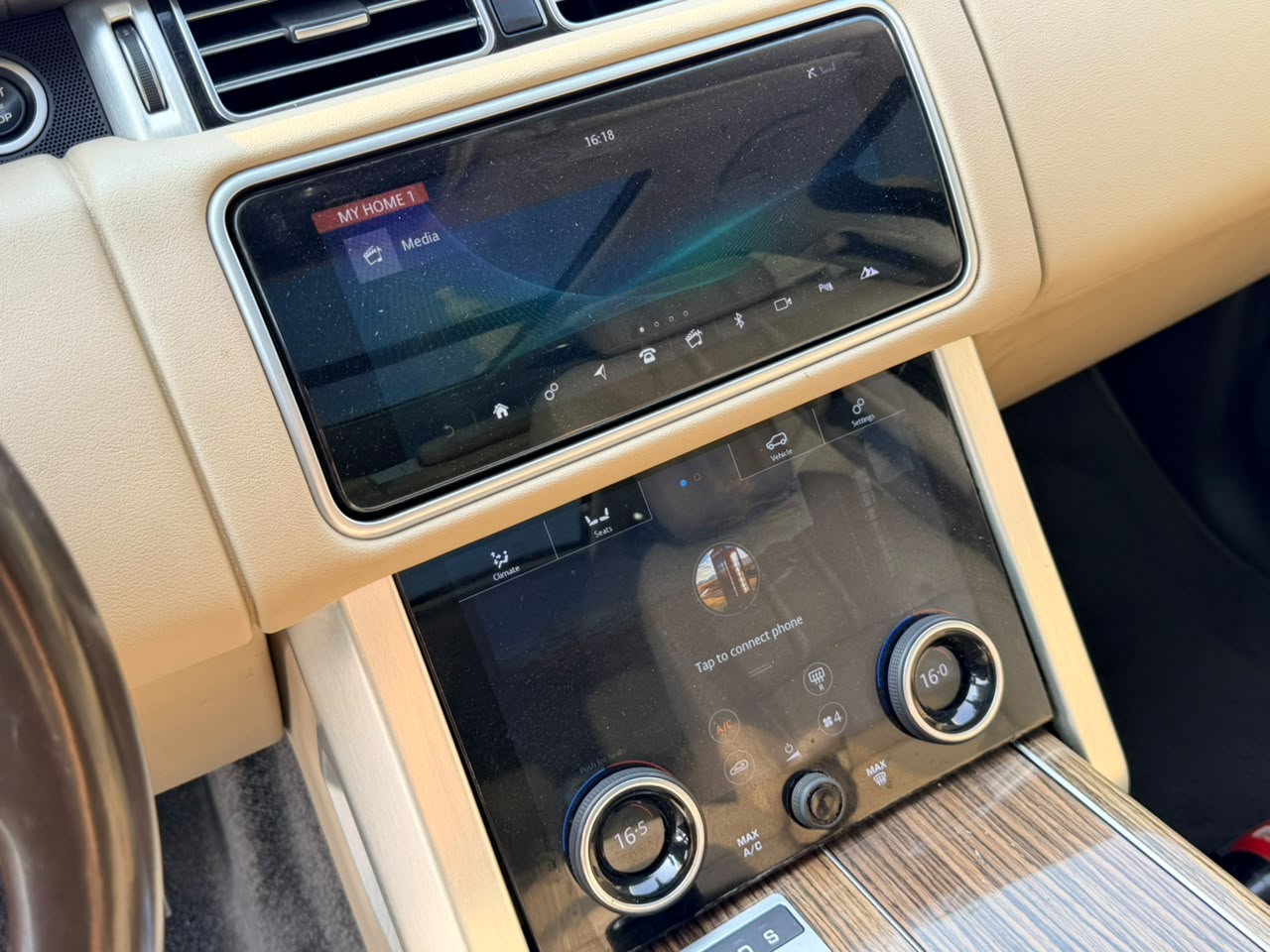 2019 Land Rover Range Rover Vogue photo 4