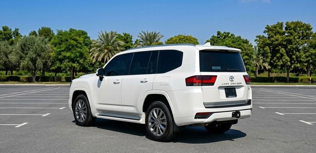 2025 Toyota Land Cruiser photo 5