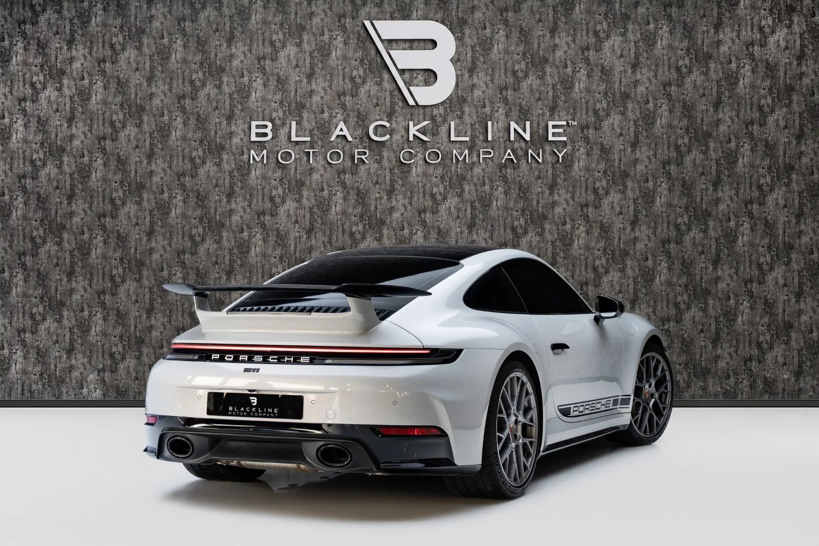 2025 Porsche 911 photo 5