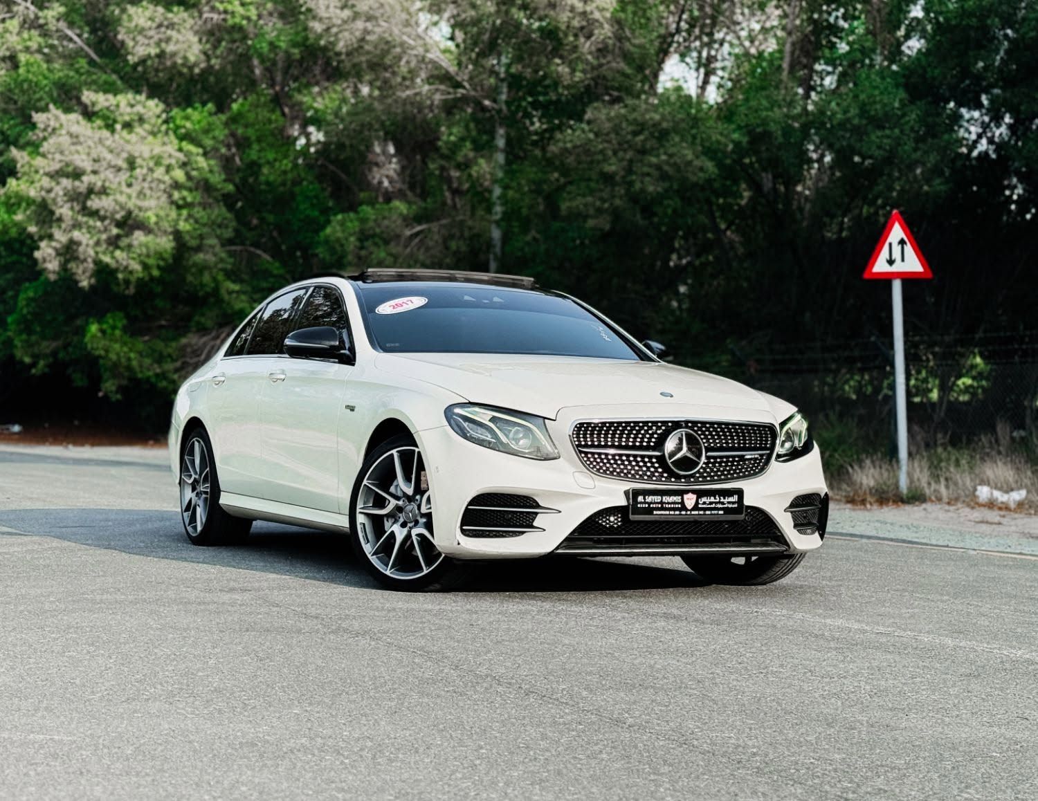 2017 Mercedes-Benz E-Class photo 3