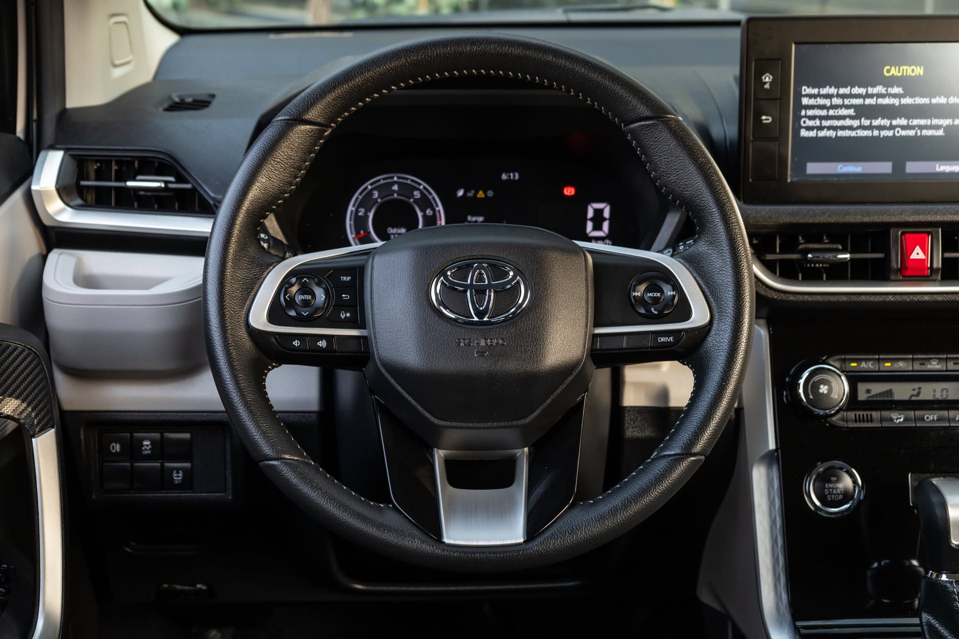 2025 Toyota Velos photo 5
