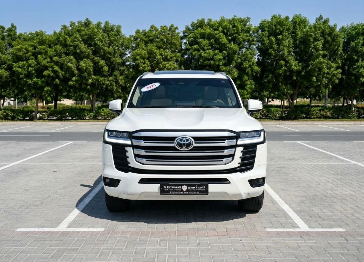 2025 Toyota Land Cruiser photo 2