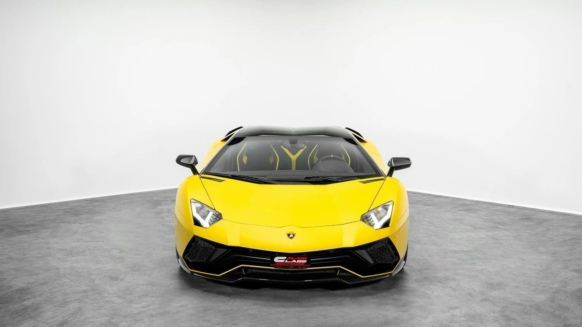 2022 Lamborghini Aventador photo 2