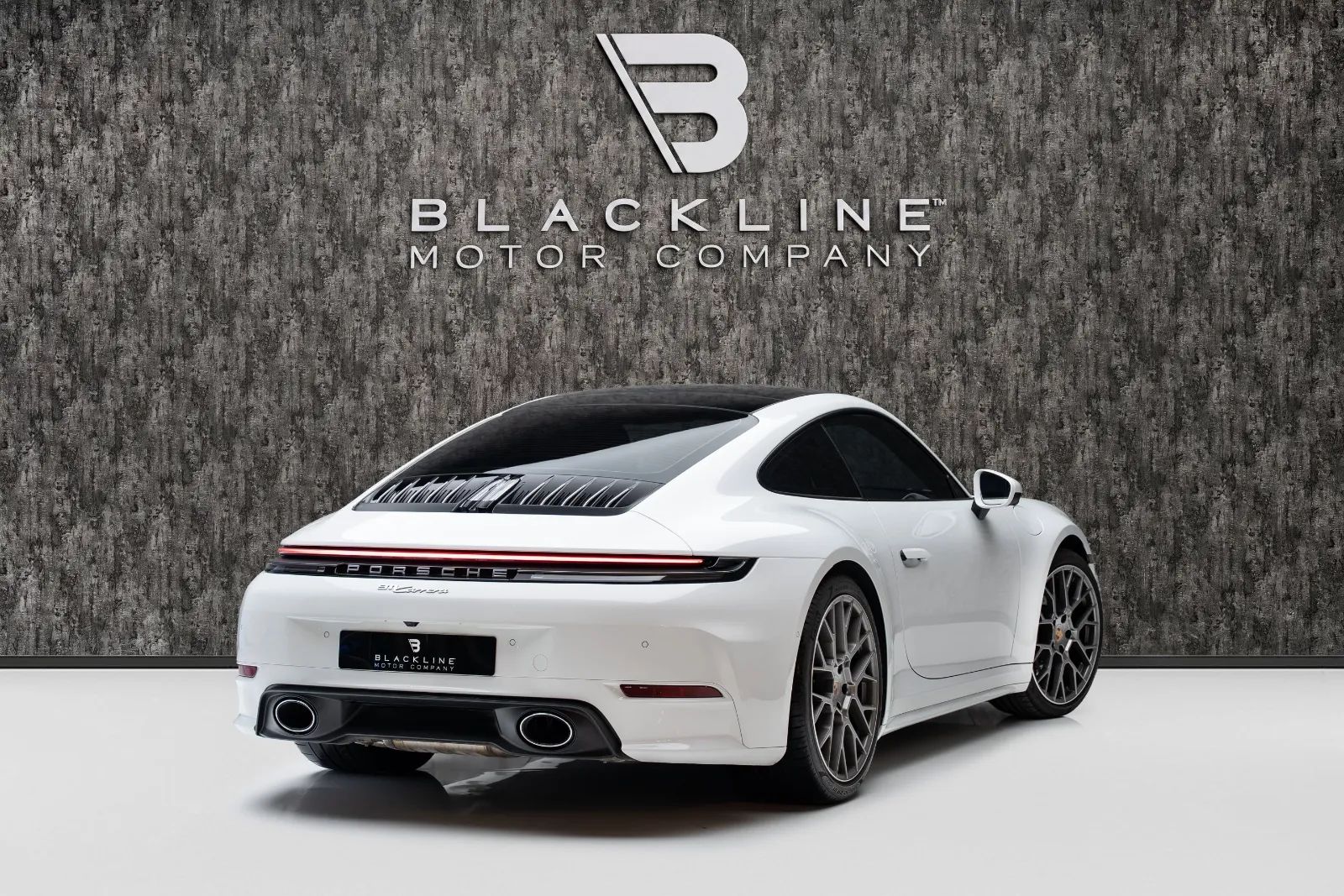 2025 Porsche 911 photo 4