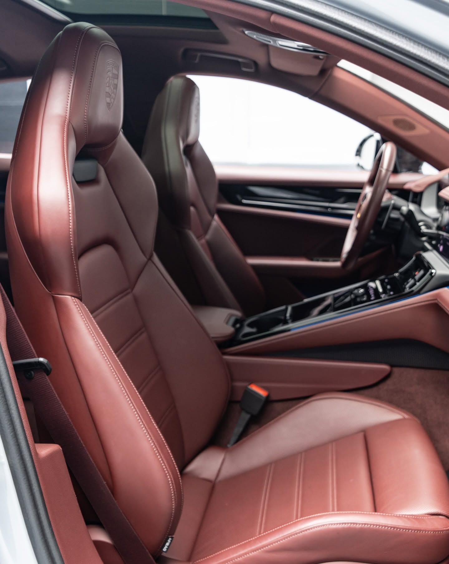 2025 Porsche Panamera photo 5