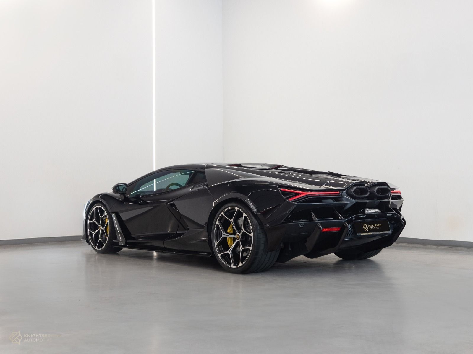 2024 Lamborghini Revuelto photo 5