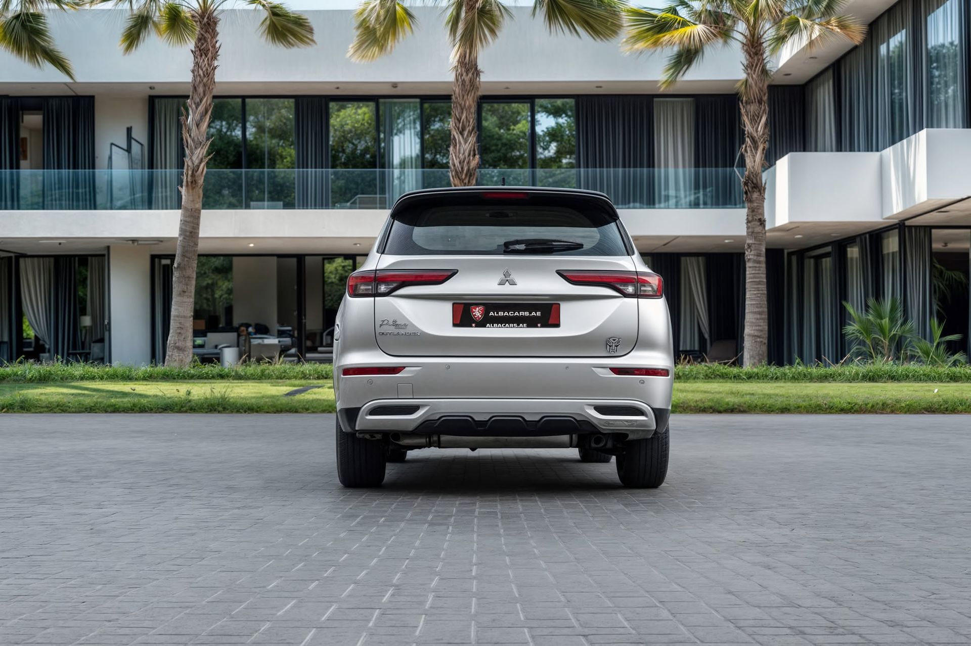 2025 Mitsubishi Outlander photo 4