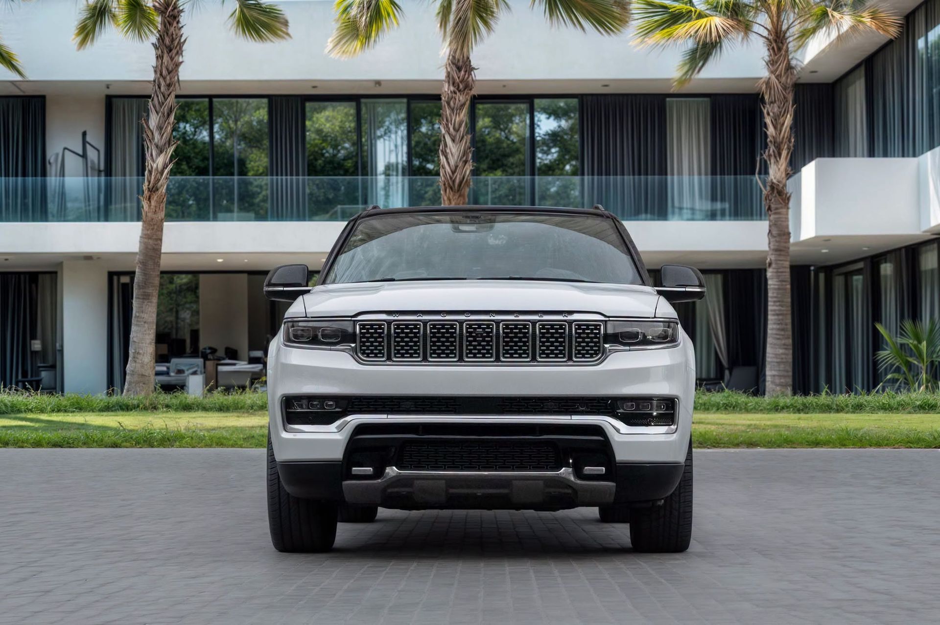 2023 Jeep Grand Wagoneer photo 2