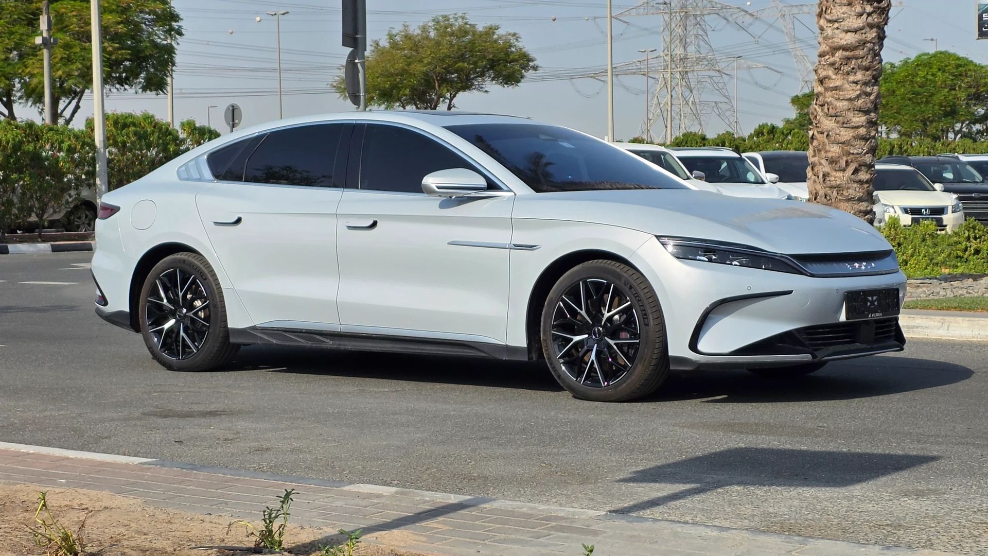 2025 BYD Han photo 2