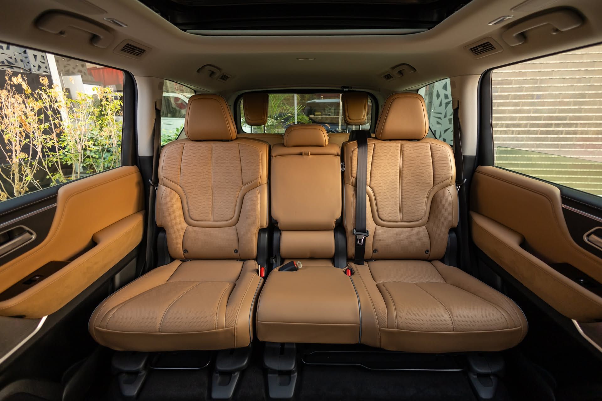 2025 Infiniti QX80 photo 5