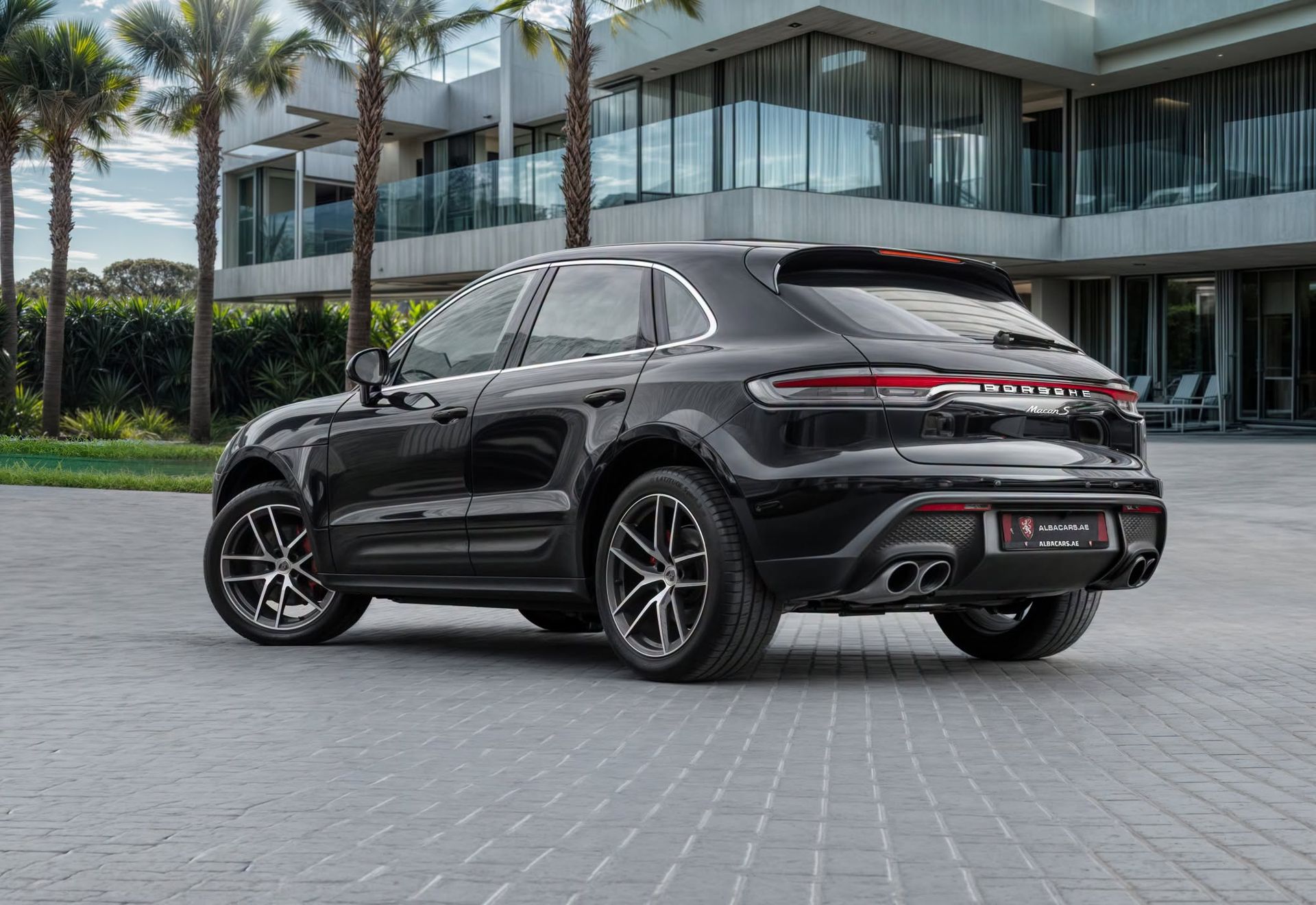 2024 Porsche Macan photo 5