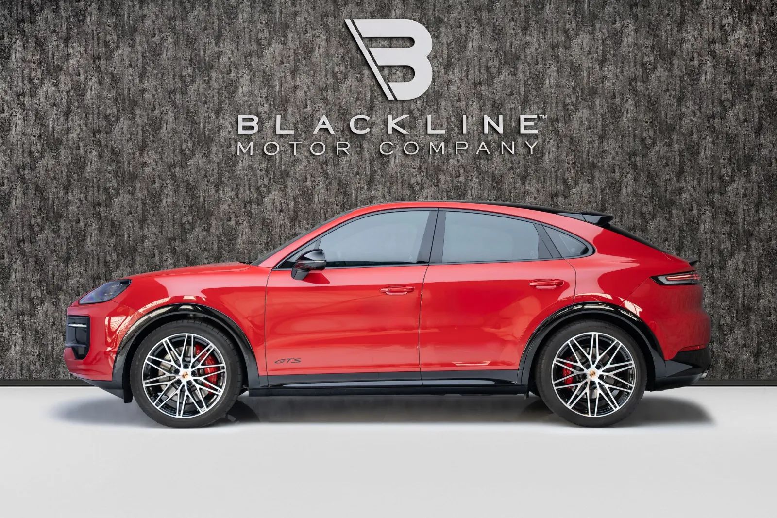 2026 Porsche Cayenne photo 4