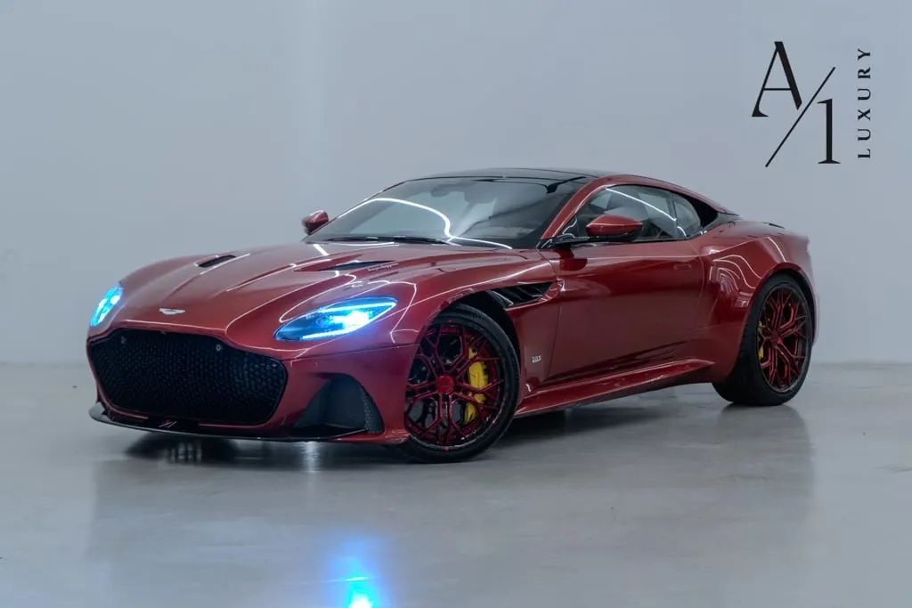 2019 Aston Martin DBS