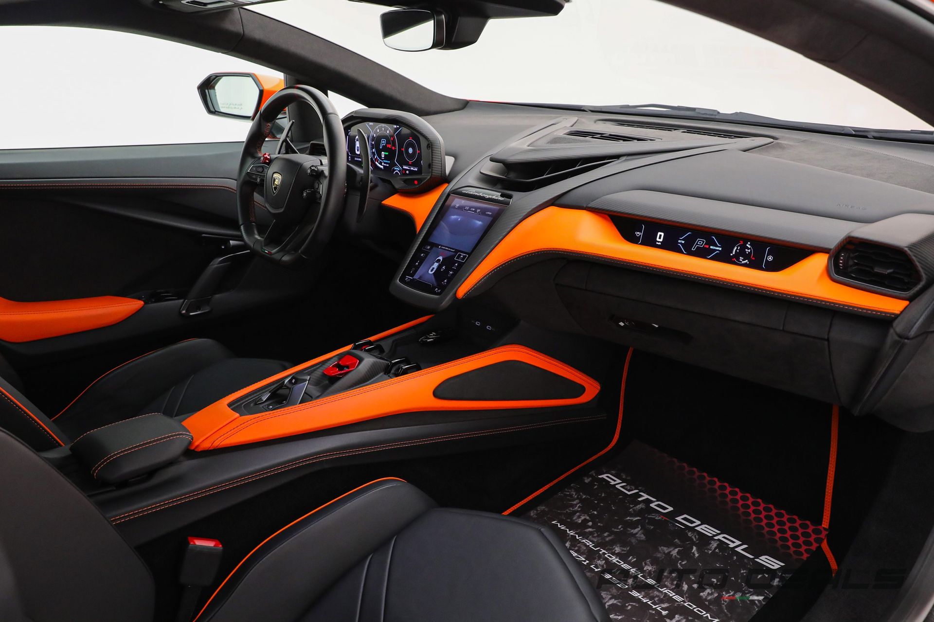 2024 Lamborghini Revuelto photo 5