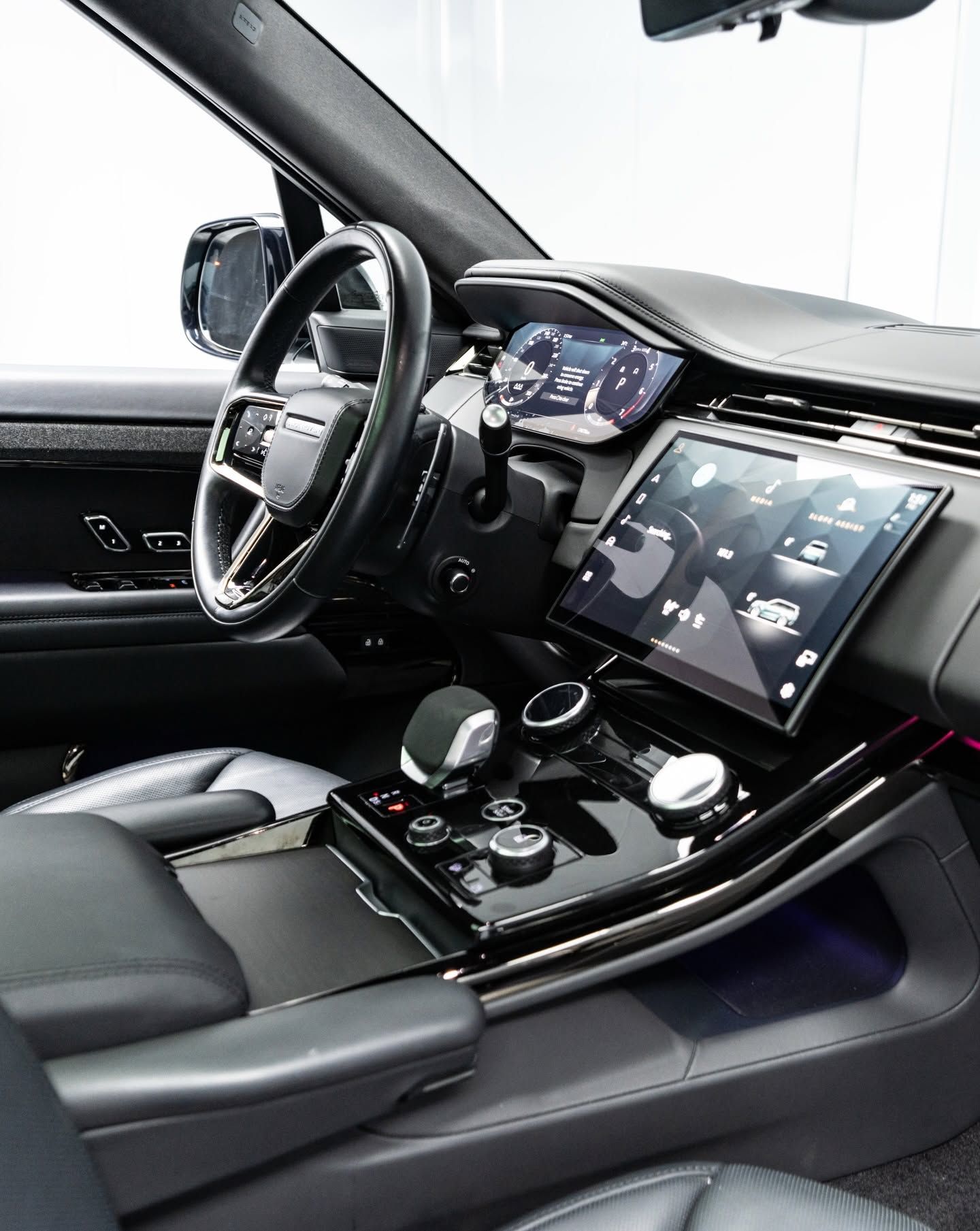 2023 Land Rover Range Rover Sport photo 3