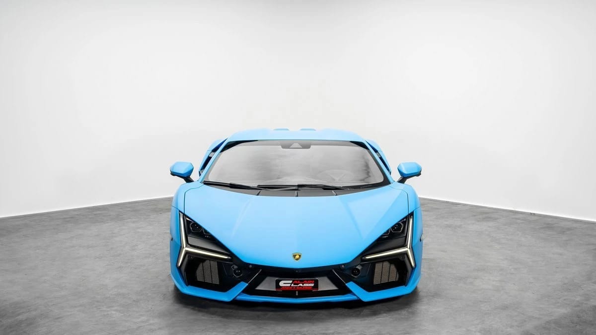 2024 Lamborghini Revuelto photo 3