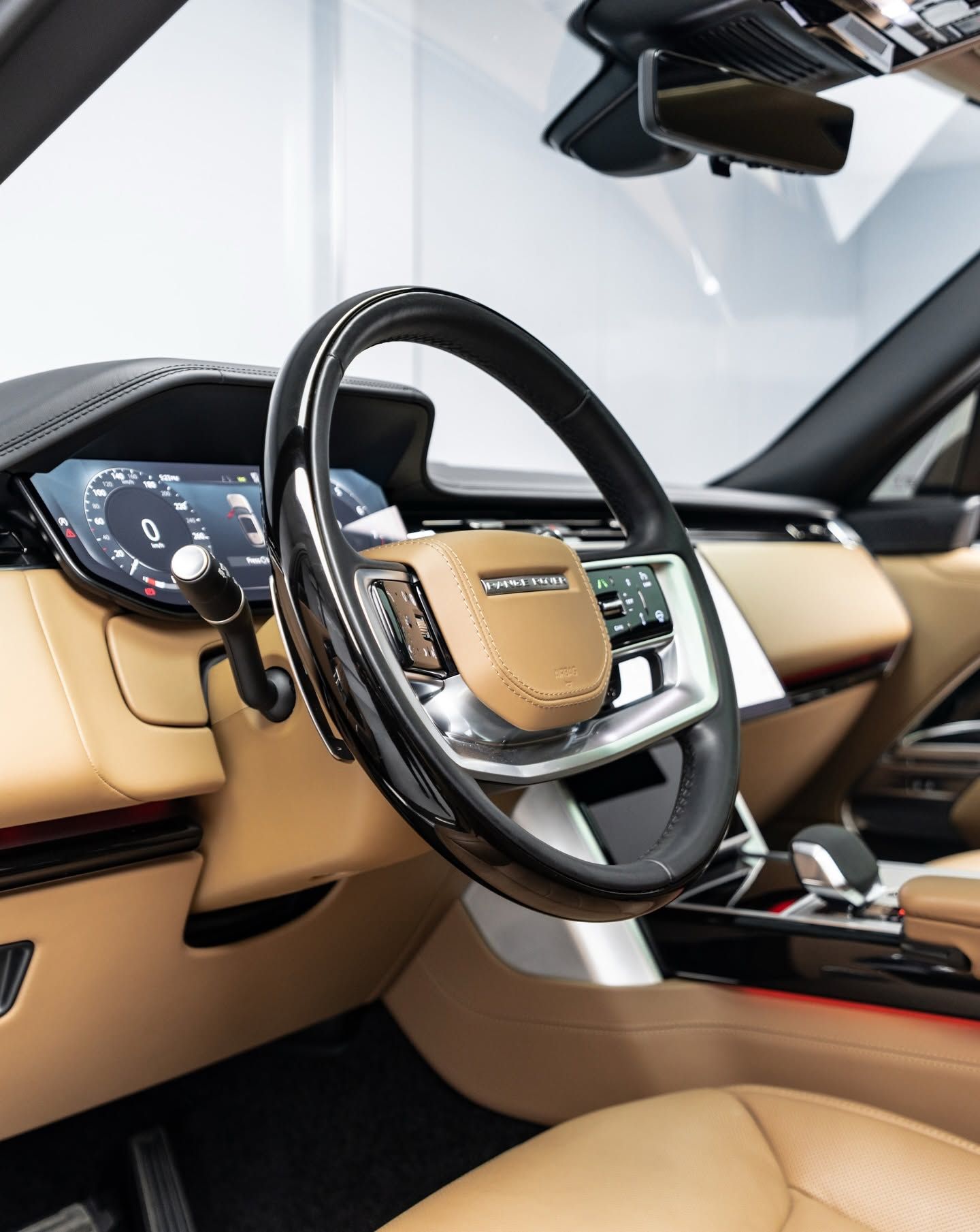 2024 Land Rover Autobiography photo 4