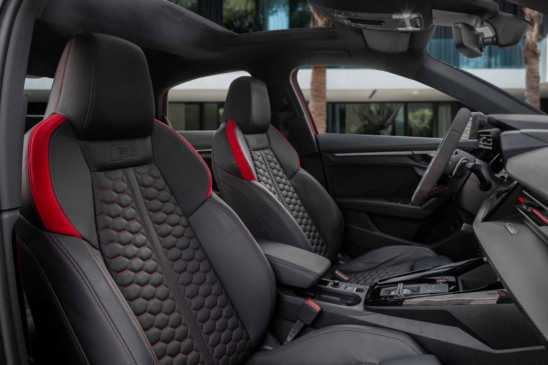 2024 Audi RS3 photo 3