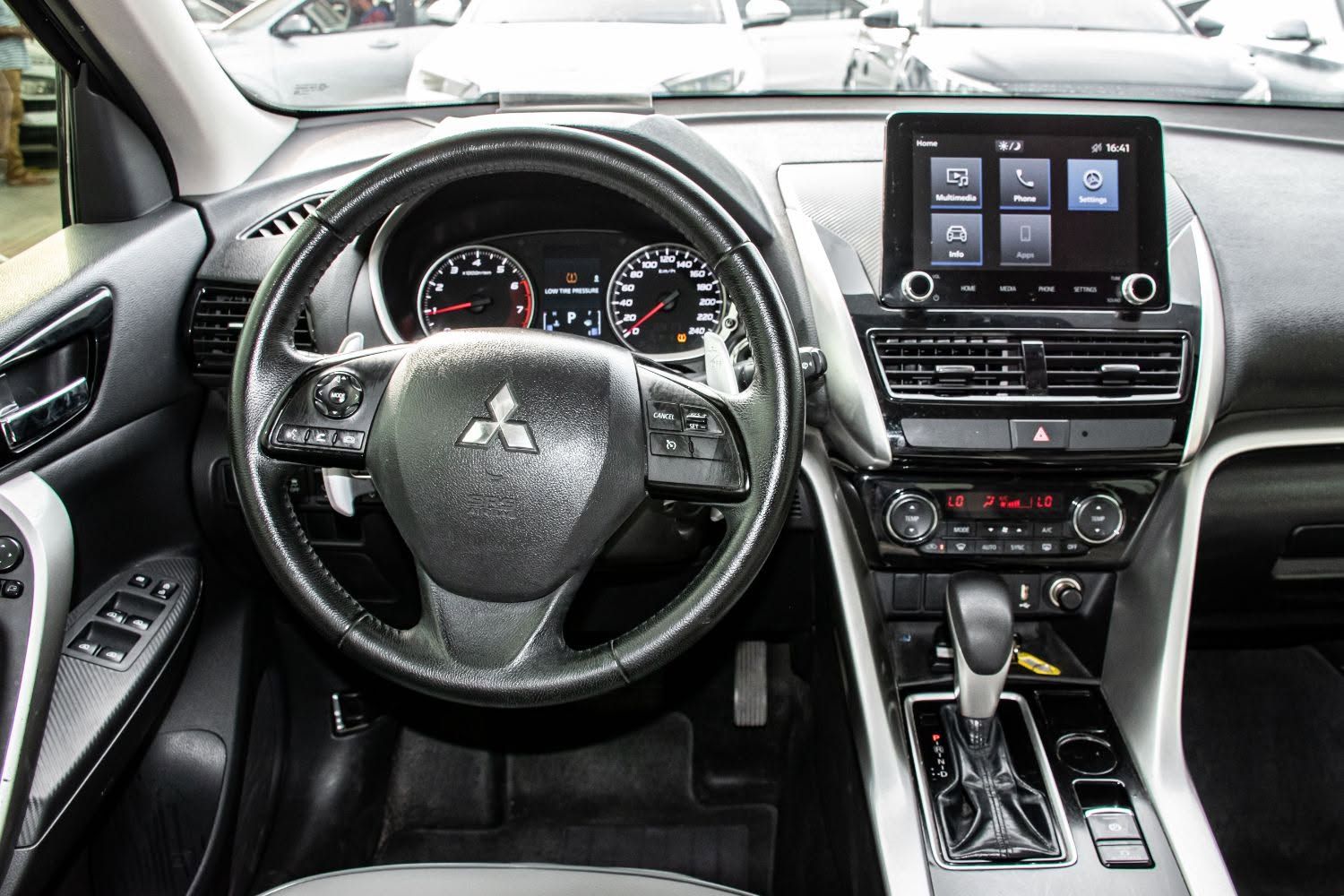 2023 Mitsubishi Eclipse Cross photo 4