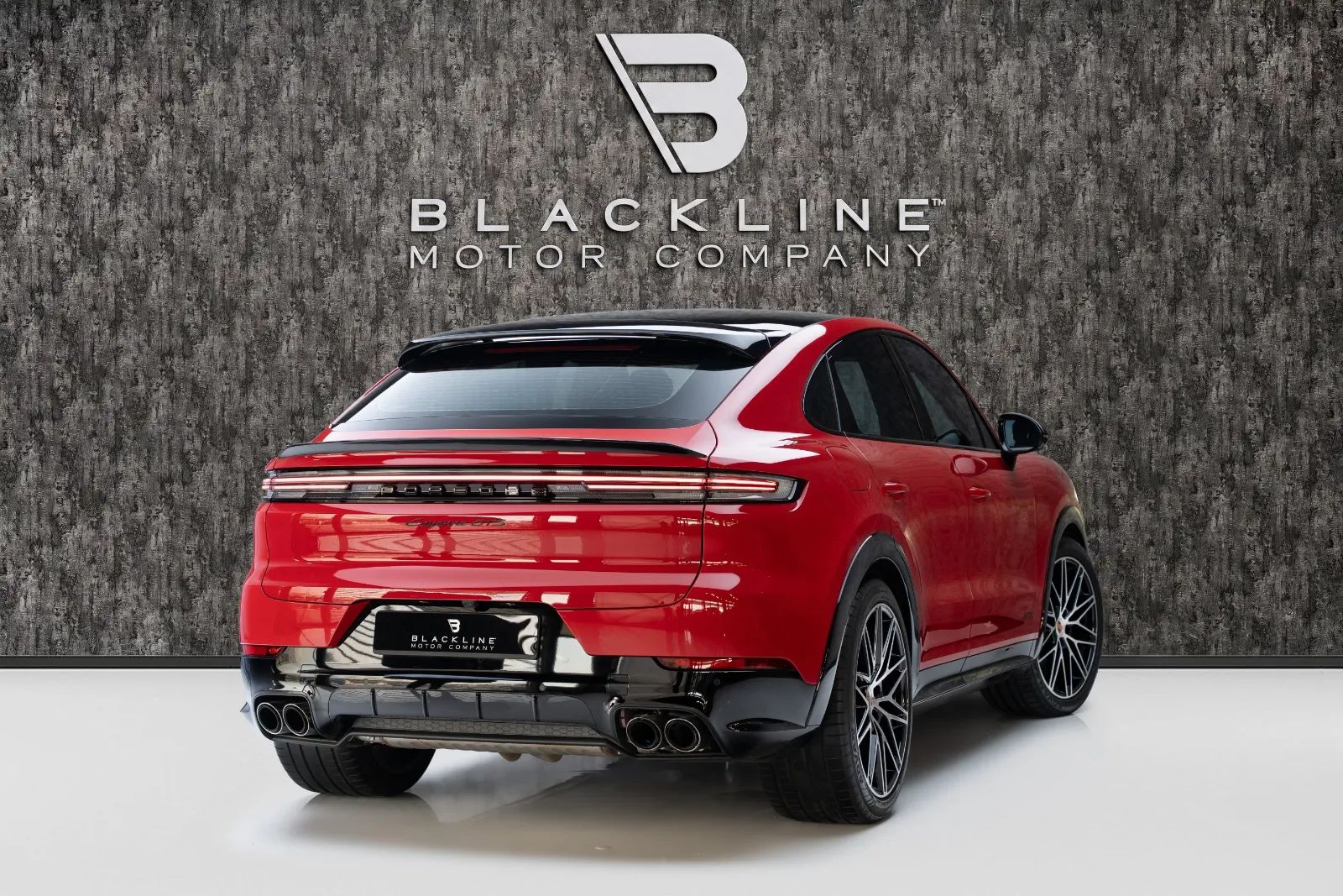 2026 Porsche Cayenne photo 2