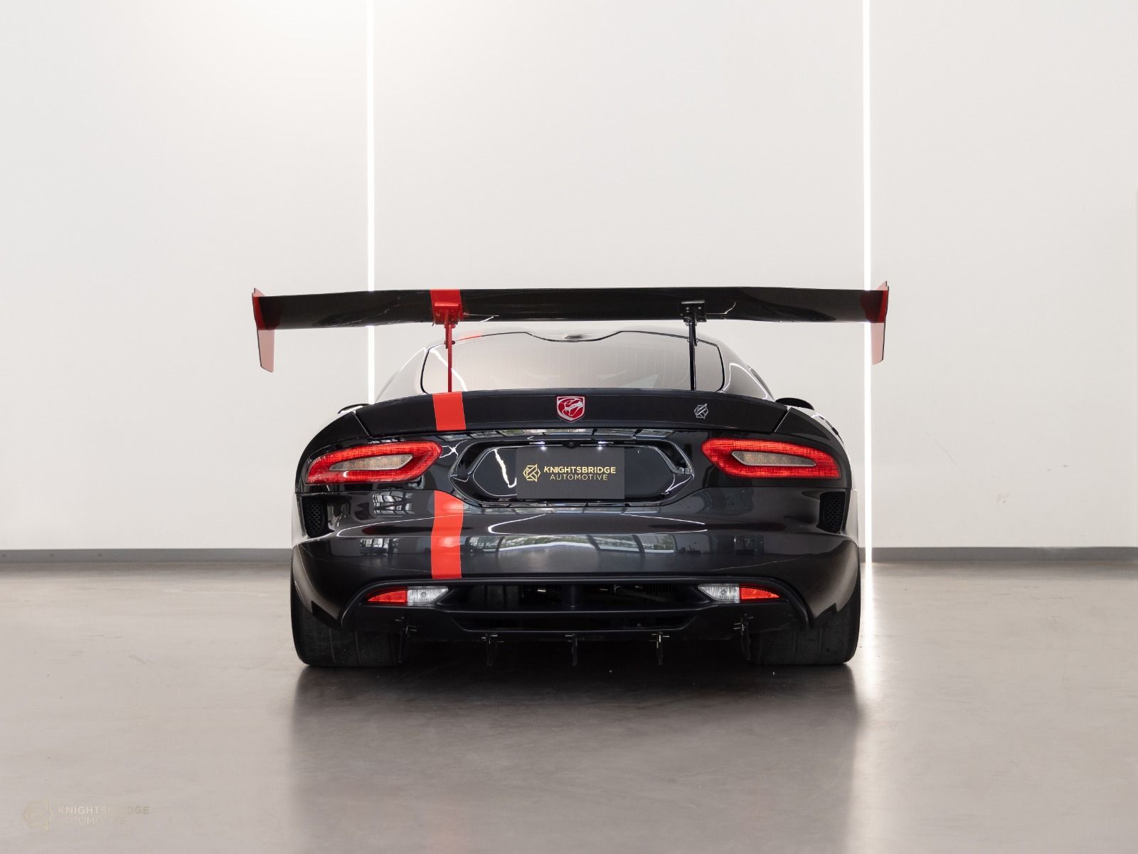 2014 Dodge Viper SRT photo 3