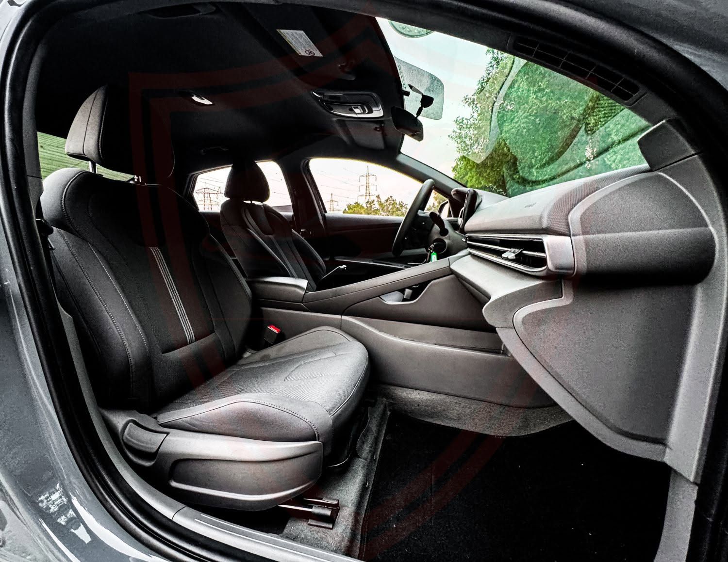 2023 Hyundai Elantra photo 5