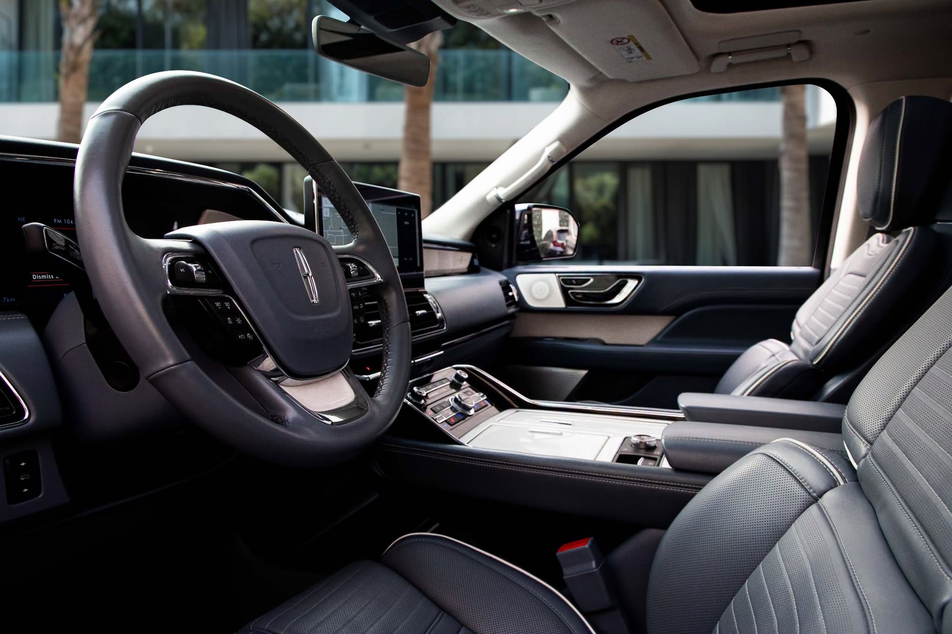 2023 Lincoln Navigator photo 4