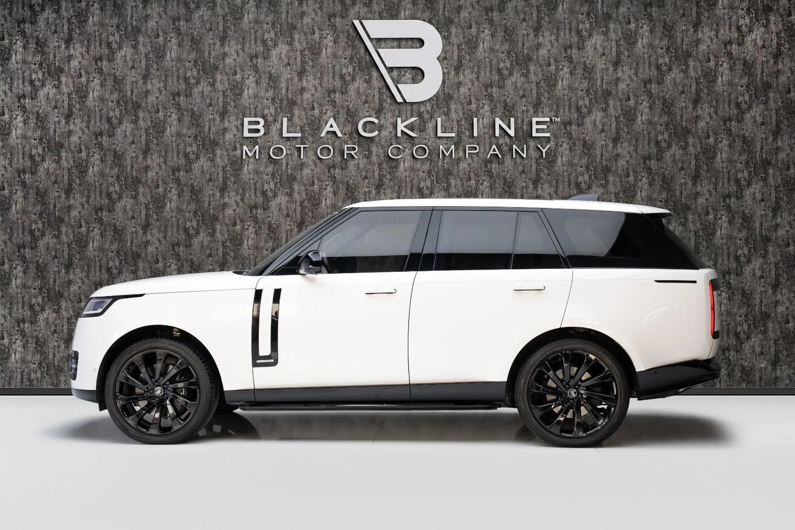 2024 Land Rover Range Rover Autobiography photo 3
