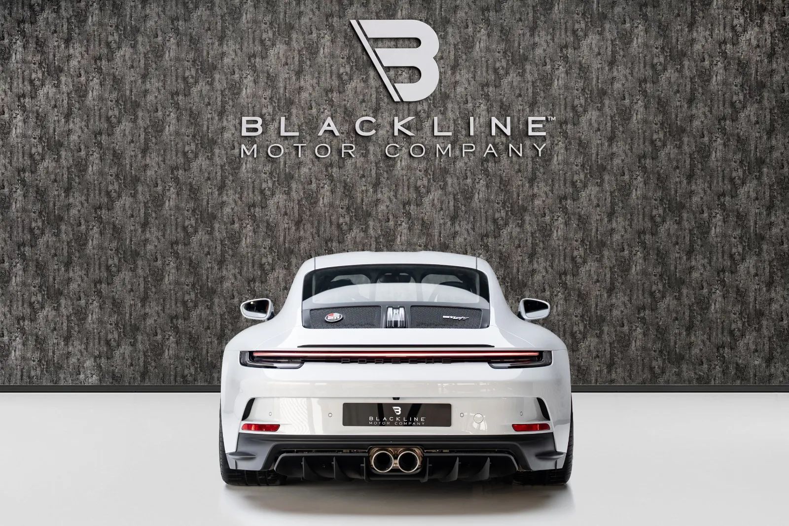 2024 Porsche 911 photo 3