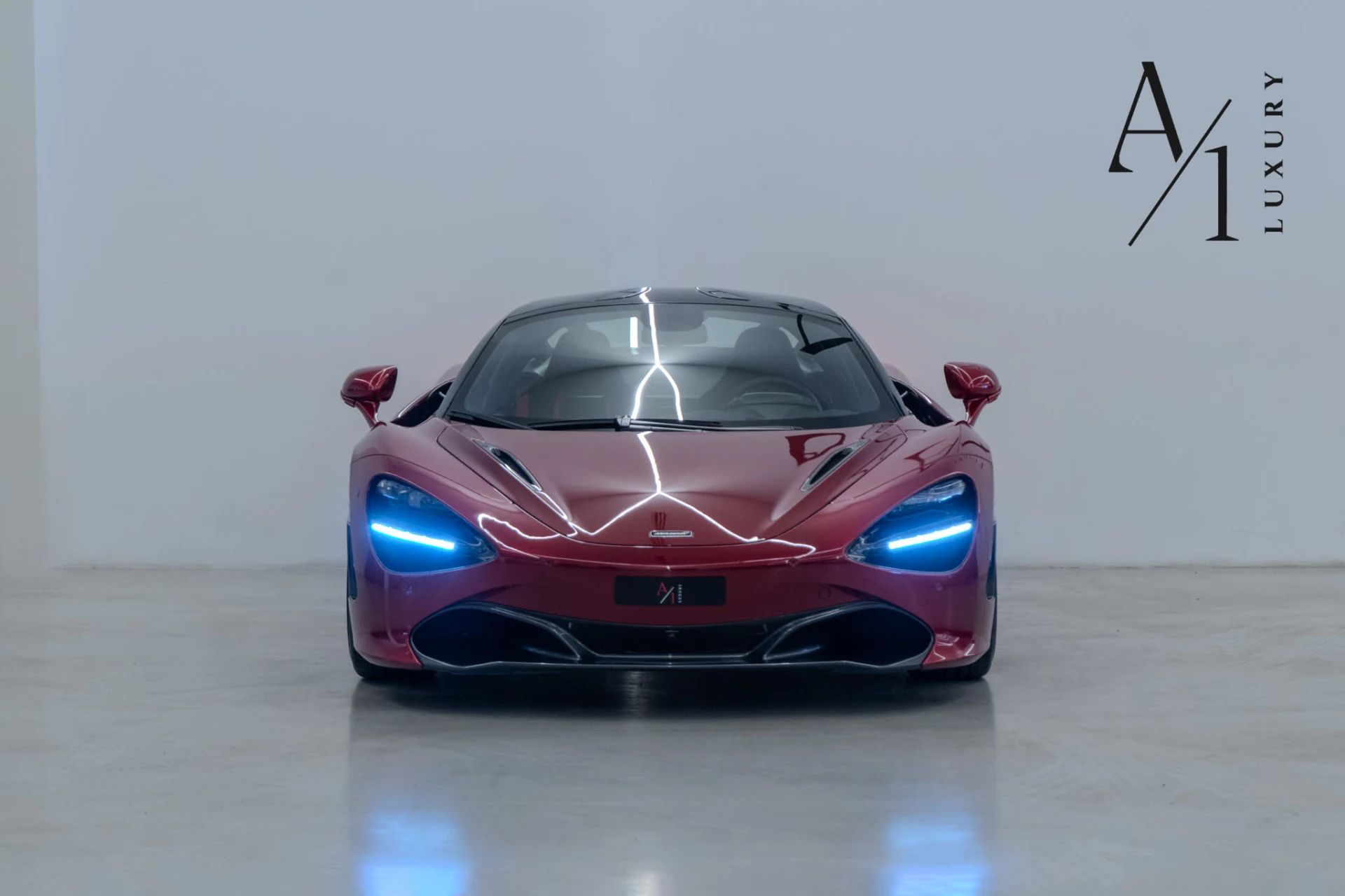 2018 McLaren 720S photo 2