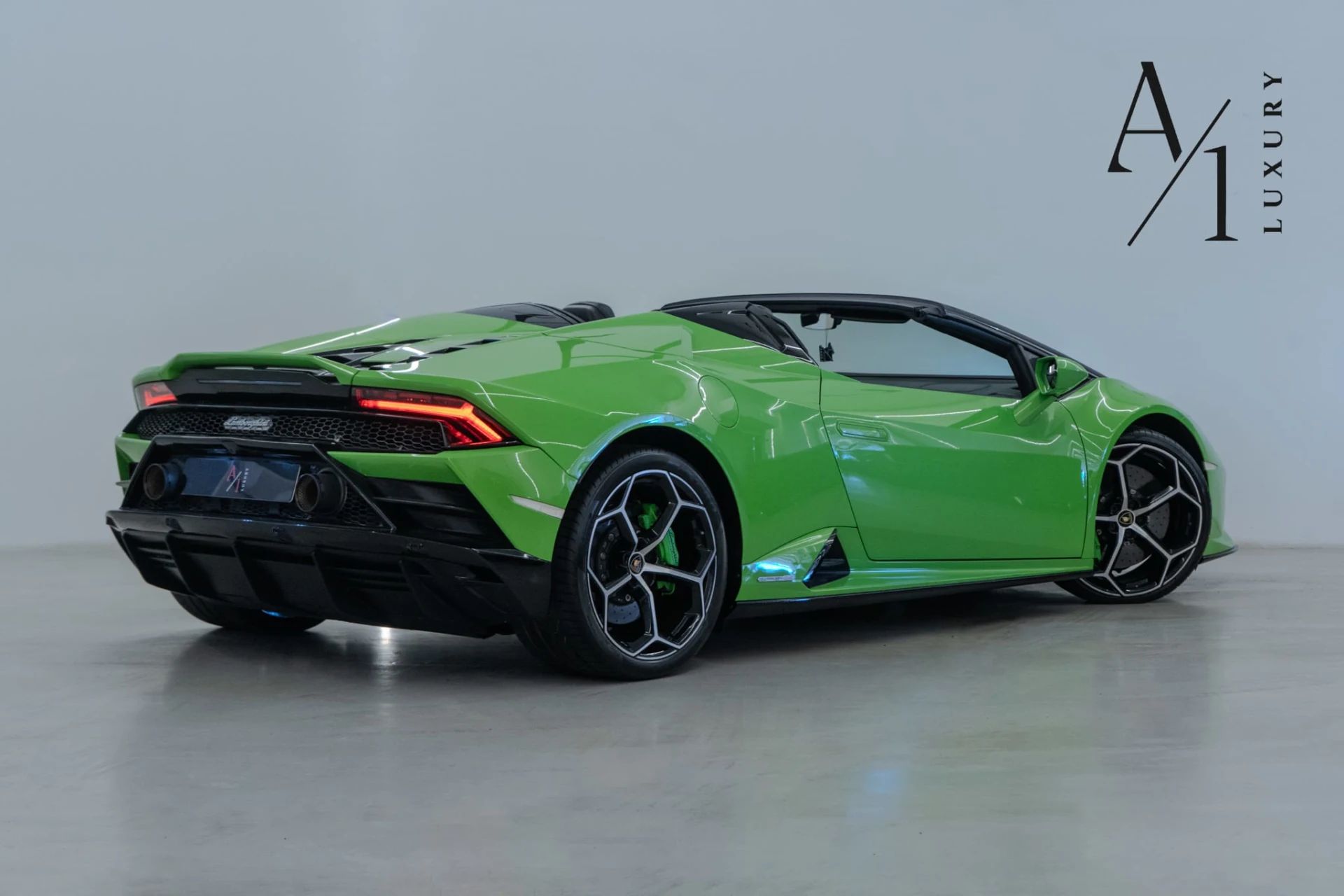 2022 Lamborghini Huracan photo 2
