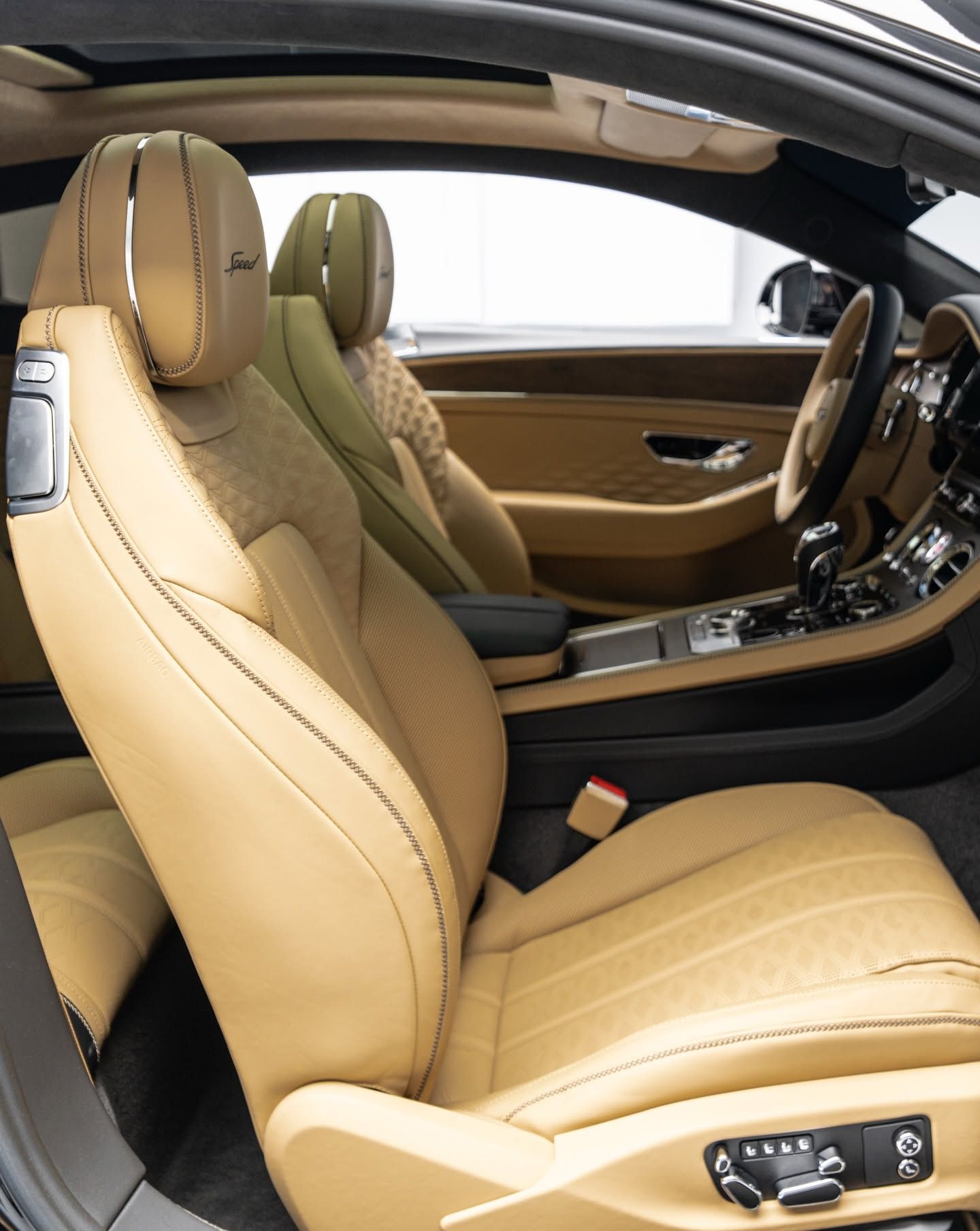 2025 Bentley Continental GT photo 4