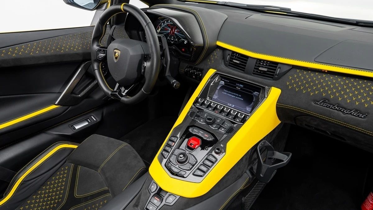 2022 Lamborghini Aventador photo 5
