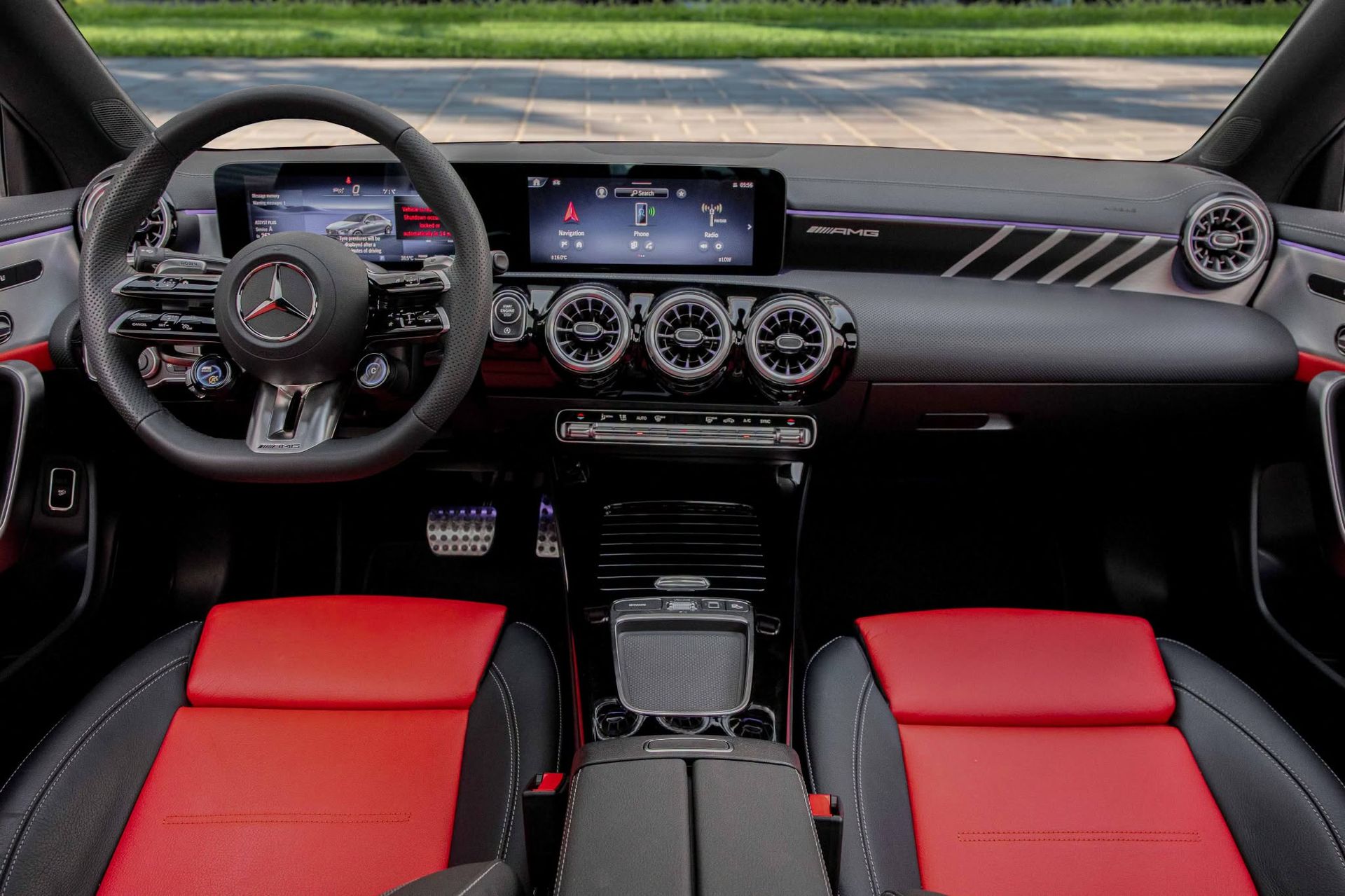 2025 Mercedes-Benz CLA photo 4
