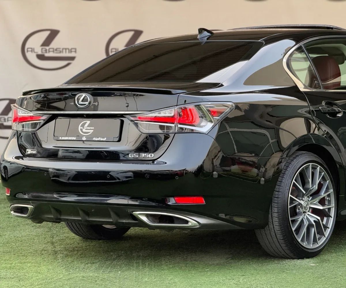2016 Lexus GS350 photo 2