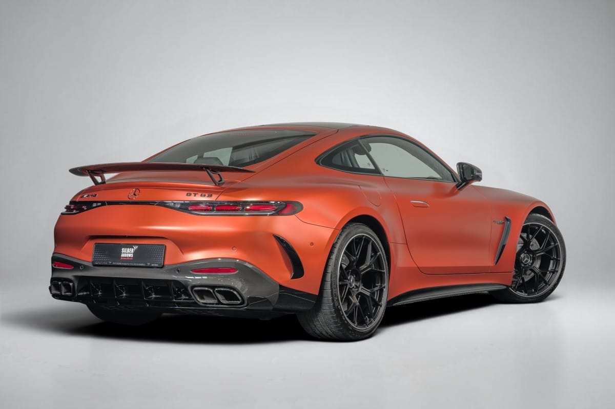 2025 Mercedes-Benz AMG GT photo 4