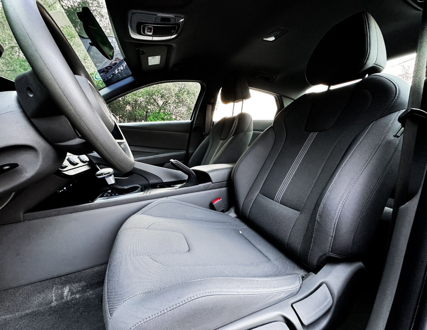 2025 Hyundai Staria photo 5