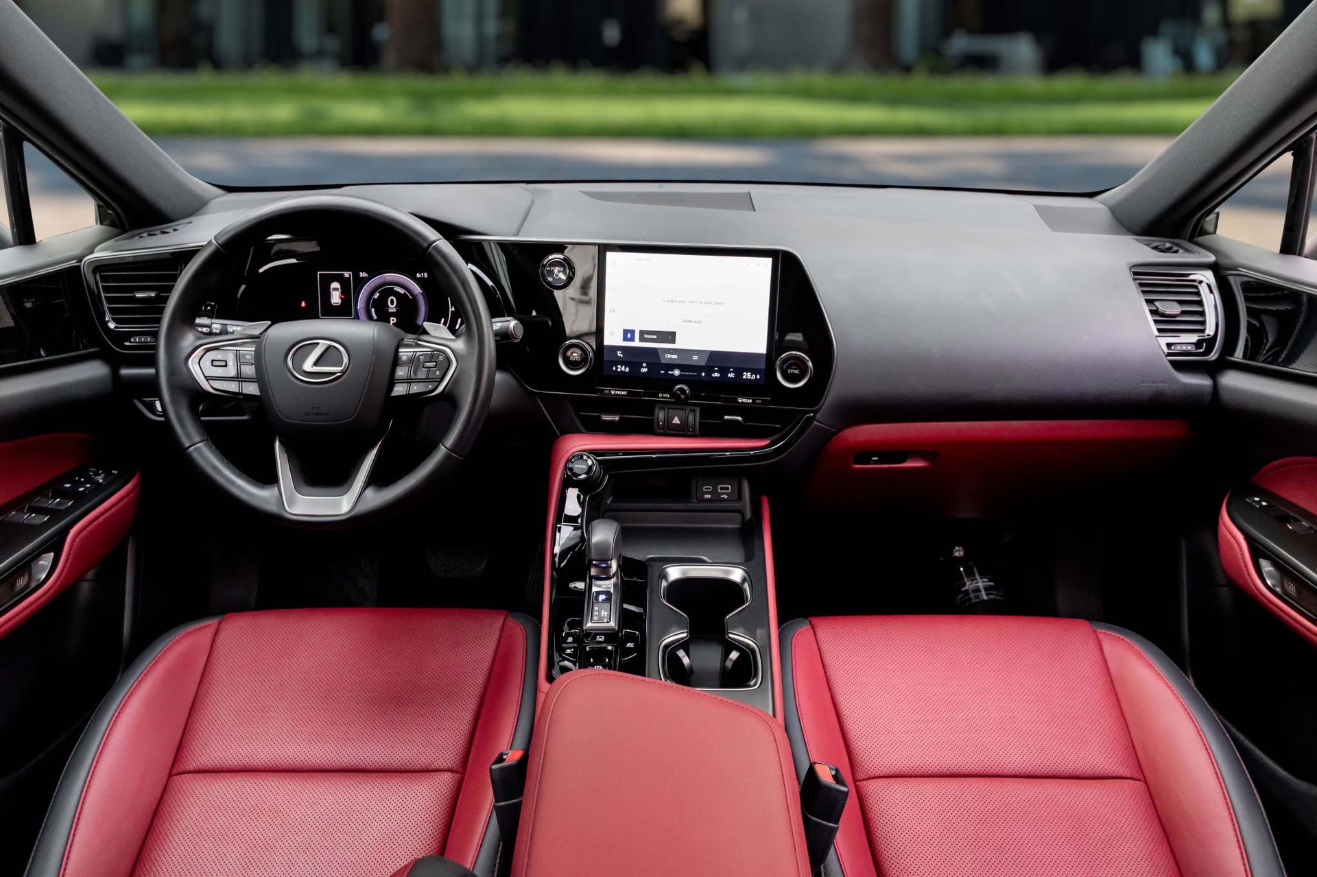 2025 Lexus NX photo 5