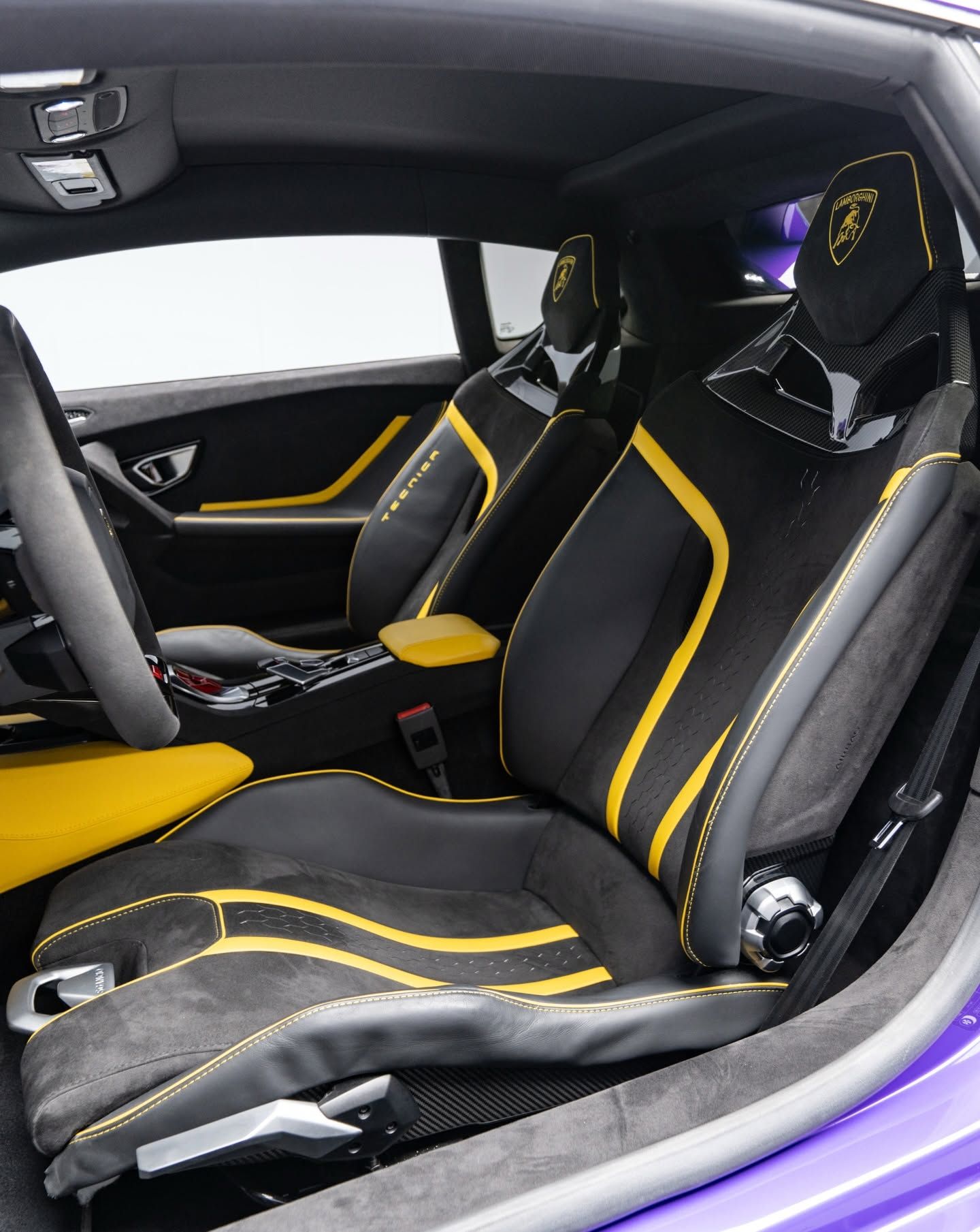 2023 Lamborghini Huracan photo 5