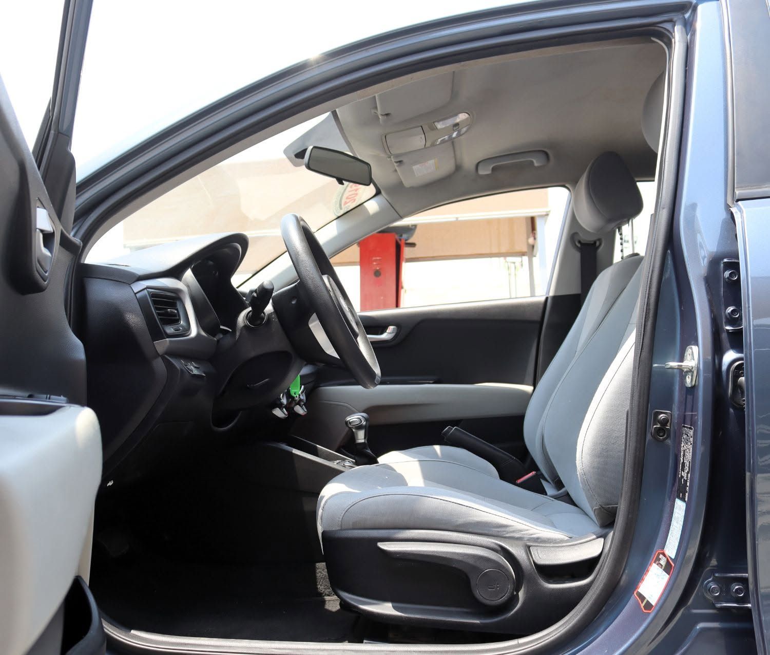 2019 Kia Rio photo 2