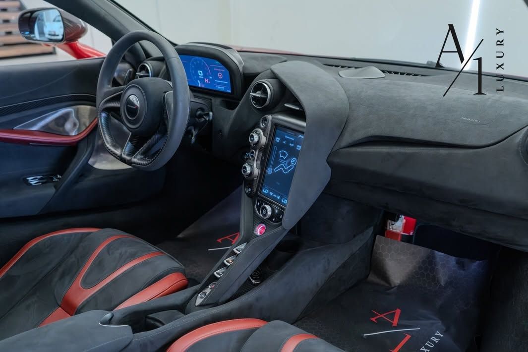 2018 McLaren 720S photo 3