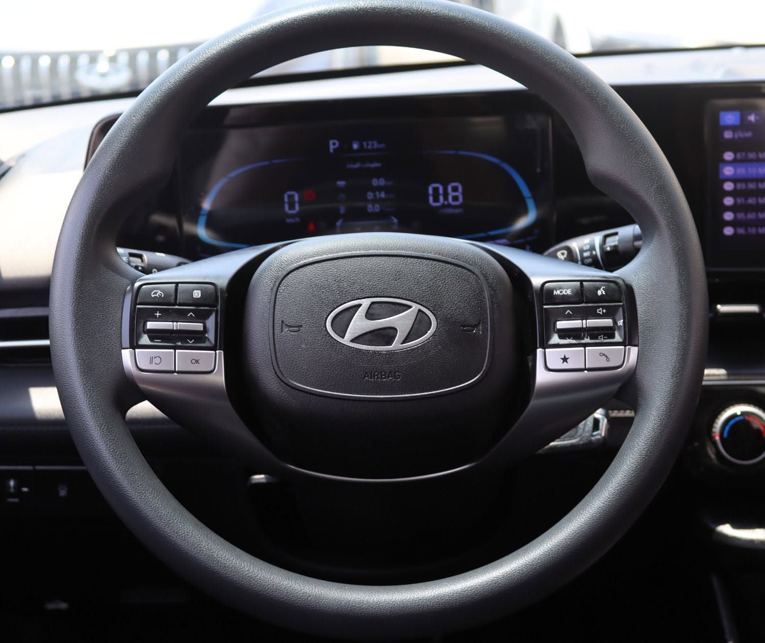 2025 Hyundai Accent photo 4