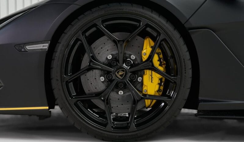 2026 Lamborghini Revuelto photo 4