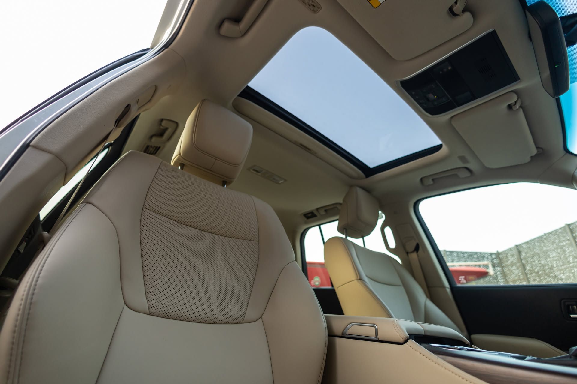 2025 Toyota Land Cruiser photo 4